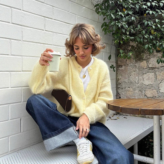 Damen weicher Strickcardigan mit großen Puffärmeln