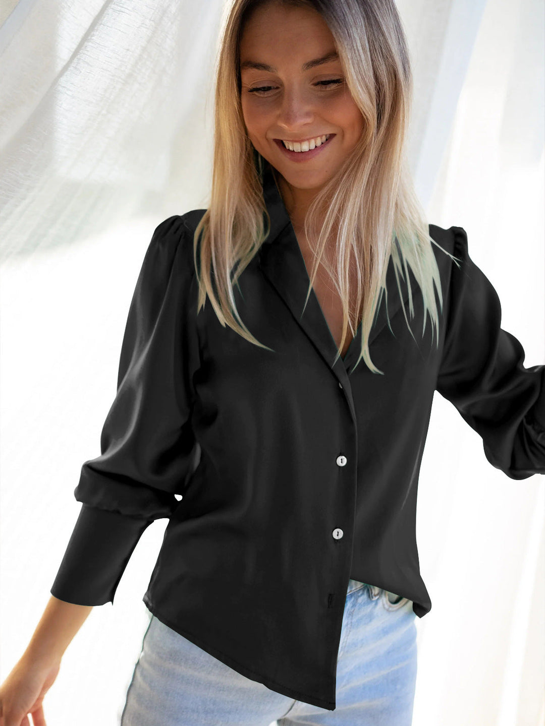 Damen Elegantes Satinhemd mit tiefem V-Ausschnitt und langen Ärmeln Shopnory