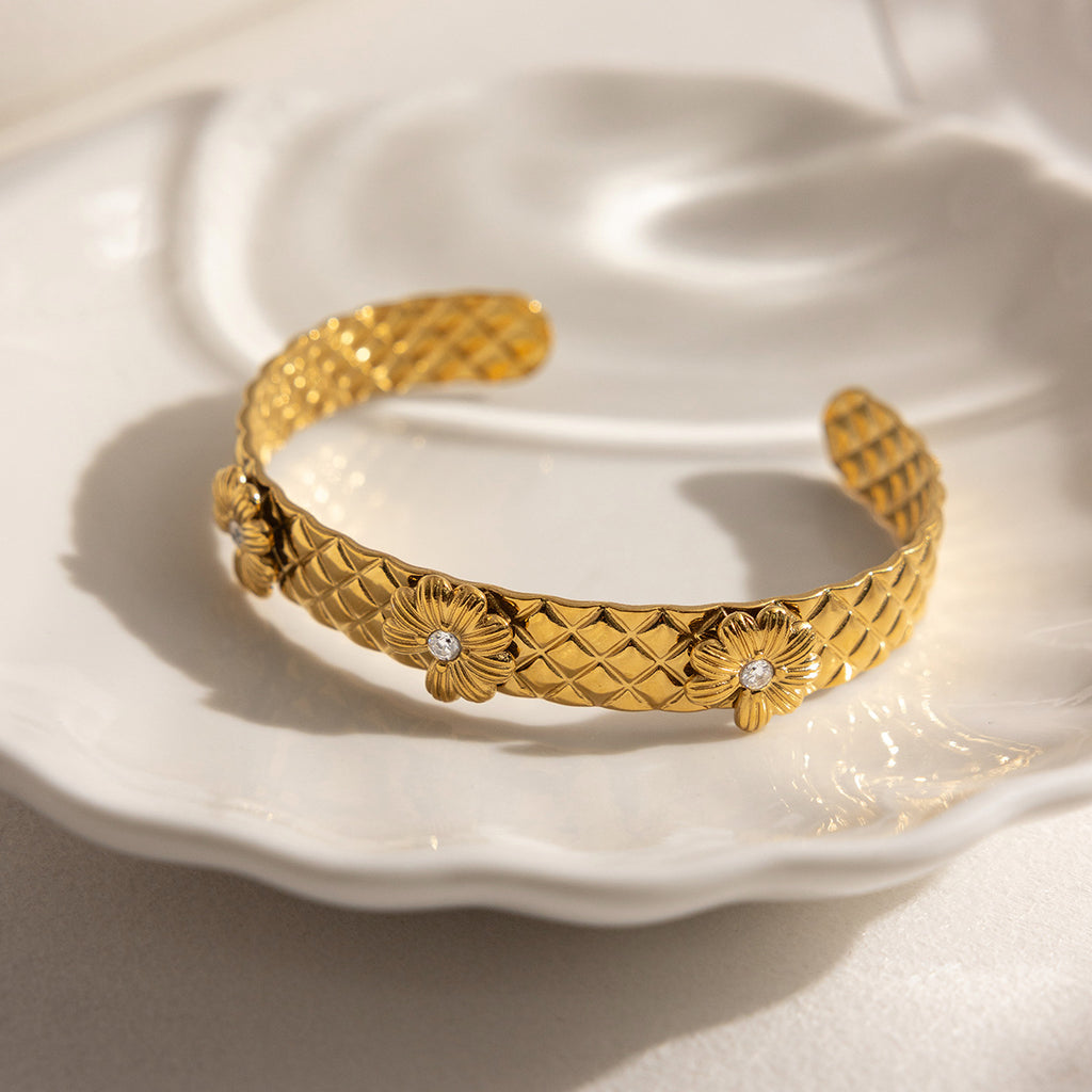 Damen Offenes Armband mit floralen Mustern aus hypoallergenem Edelstahl Shop Nory