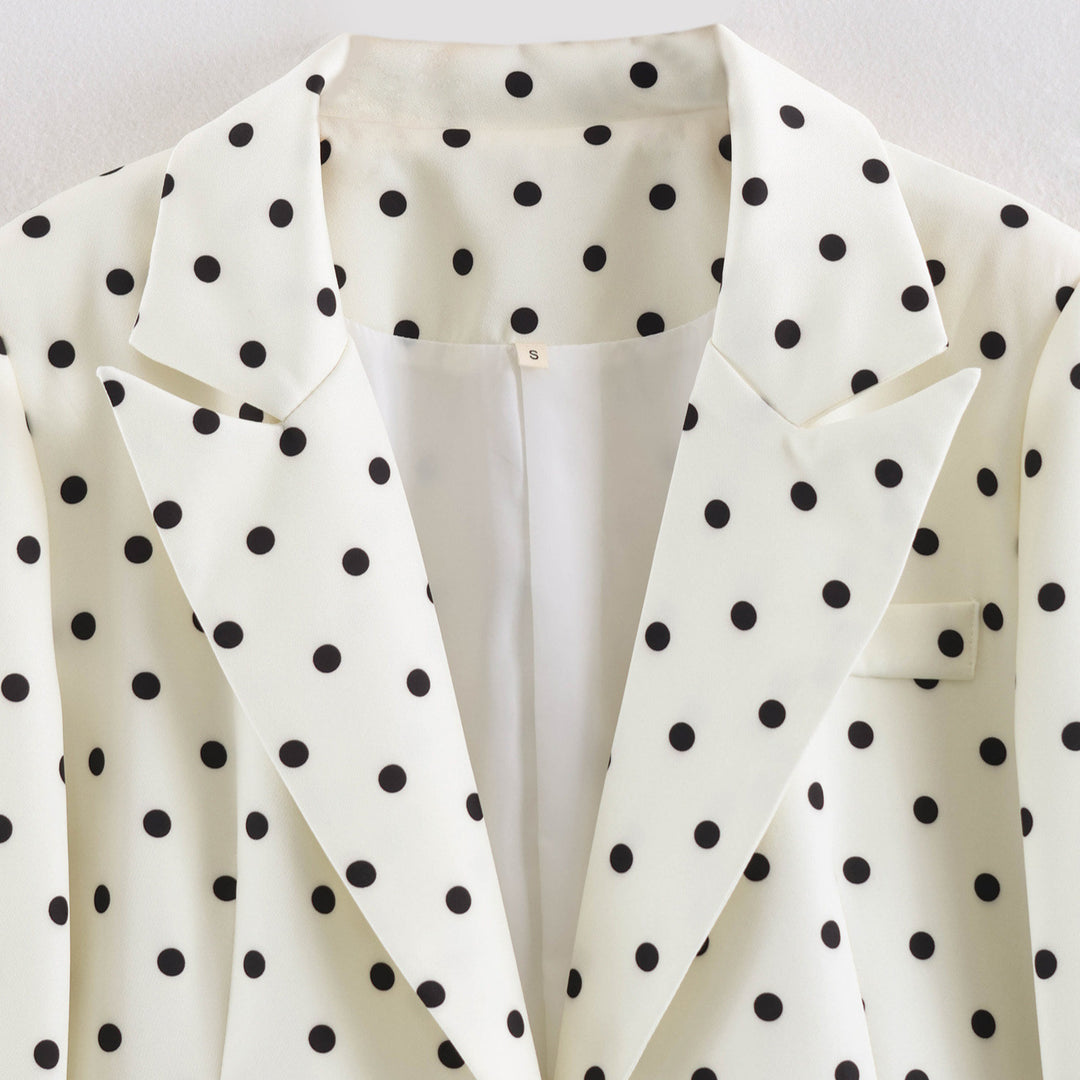 Damen Kurzblazer mit Punktmuster, tailliertem Schnitt und Reverskragen Shop Nory