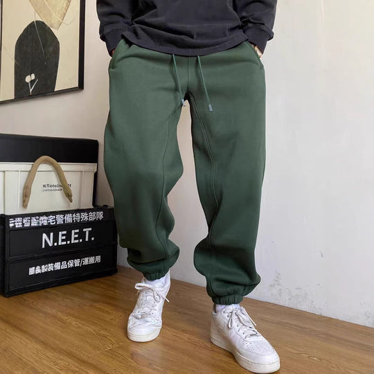 Herren nan tapered Jogginghose mit markanter Schrittnaht Kordelzug und elastischen Knöchelbündchen Shop Nory