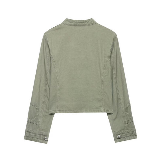 Damen Kurzjacke im Military‑Look mit Stehkragen, Zierpatten und gesteppten Ärmelpatches Shop Nory