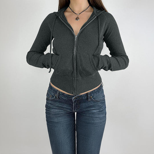 Damen nan schmal geschnittene Feinstrick-Hoodiejacke mit Metallzipper, Kängurutaschen und Daumenlochbündchen Shop Nory