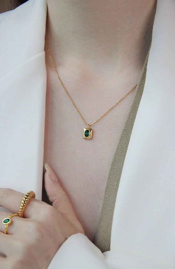 Damen Elegante mit Edelsteinen verzierte Anhänger Halskette Shop Nory