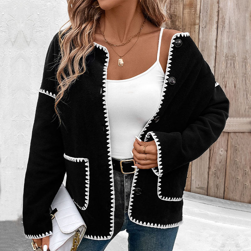 Damen Oversize-Strickjacke mit kontrastierenden Ziernähten, aufgesetzten Taschen und Knopfleiste Shop Nory