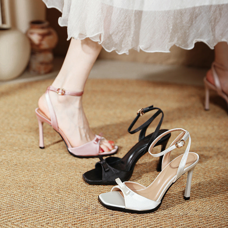 Damen Hochhackige Sandaletten mit elegantem Schleifendetail