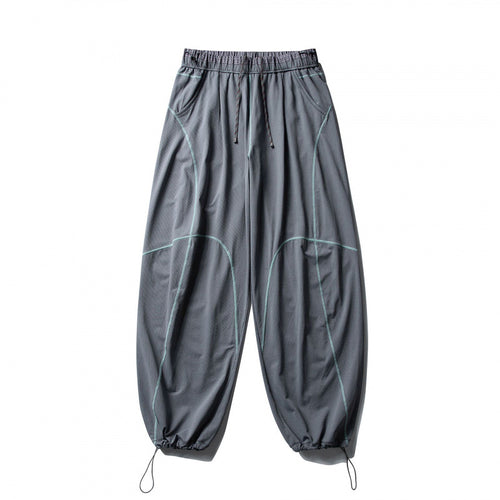 Unisex Locker geschnittene Tech-Jogginghose mit elastischem Bund, markanten Flatlock-Nähten und Kordelzug Shop Nory