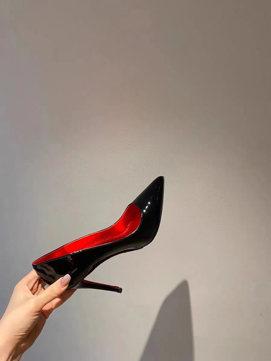 Damen Elegante Lack-Pumps mit spitz zulaufender Silhouette und Stiletto-Absatz Shop Nory
