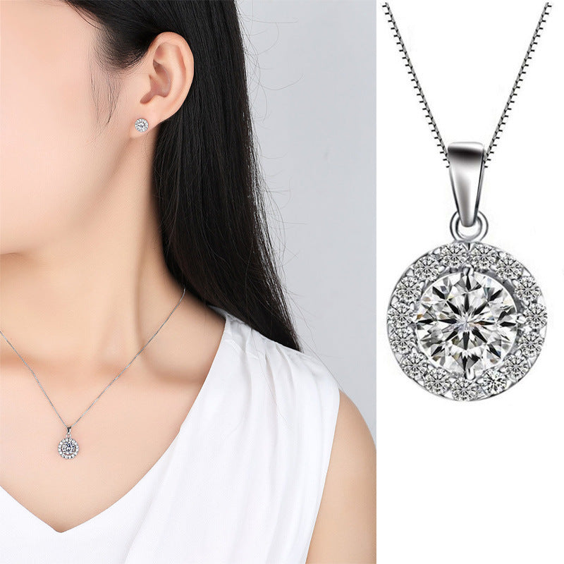 Damen Halskette mit elegantem Rosenanhänger und funkelnden Zirkonia Shop Nory