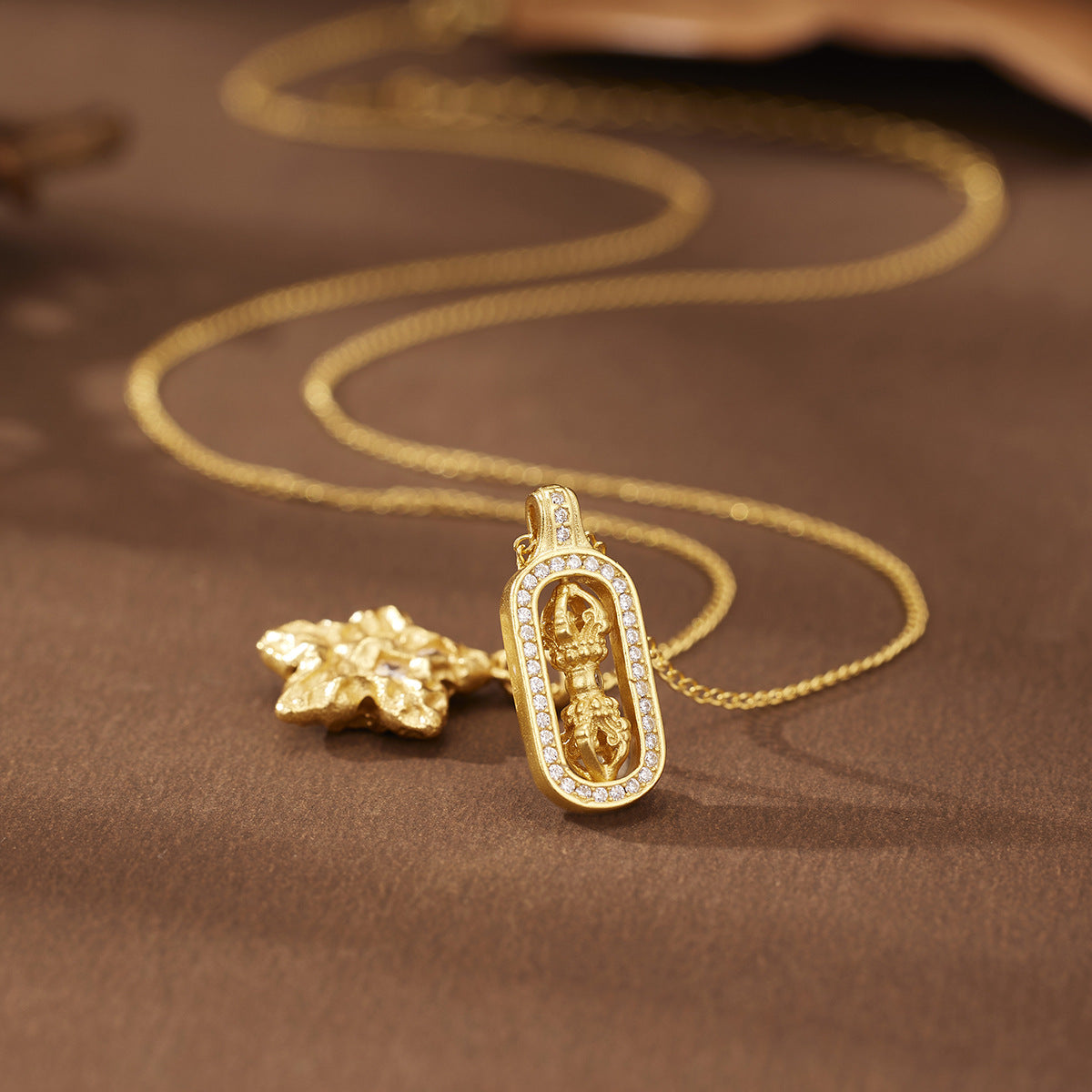 Damen Halskette mit kunstvollem Stern-Anhänger und geschmeidiger Gliederkette Shop Nory