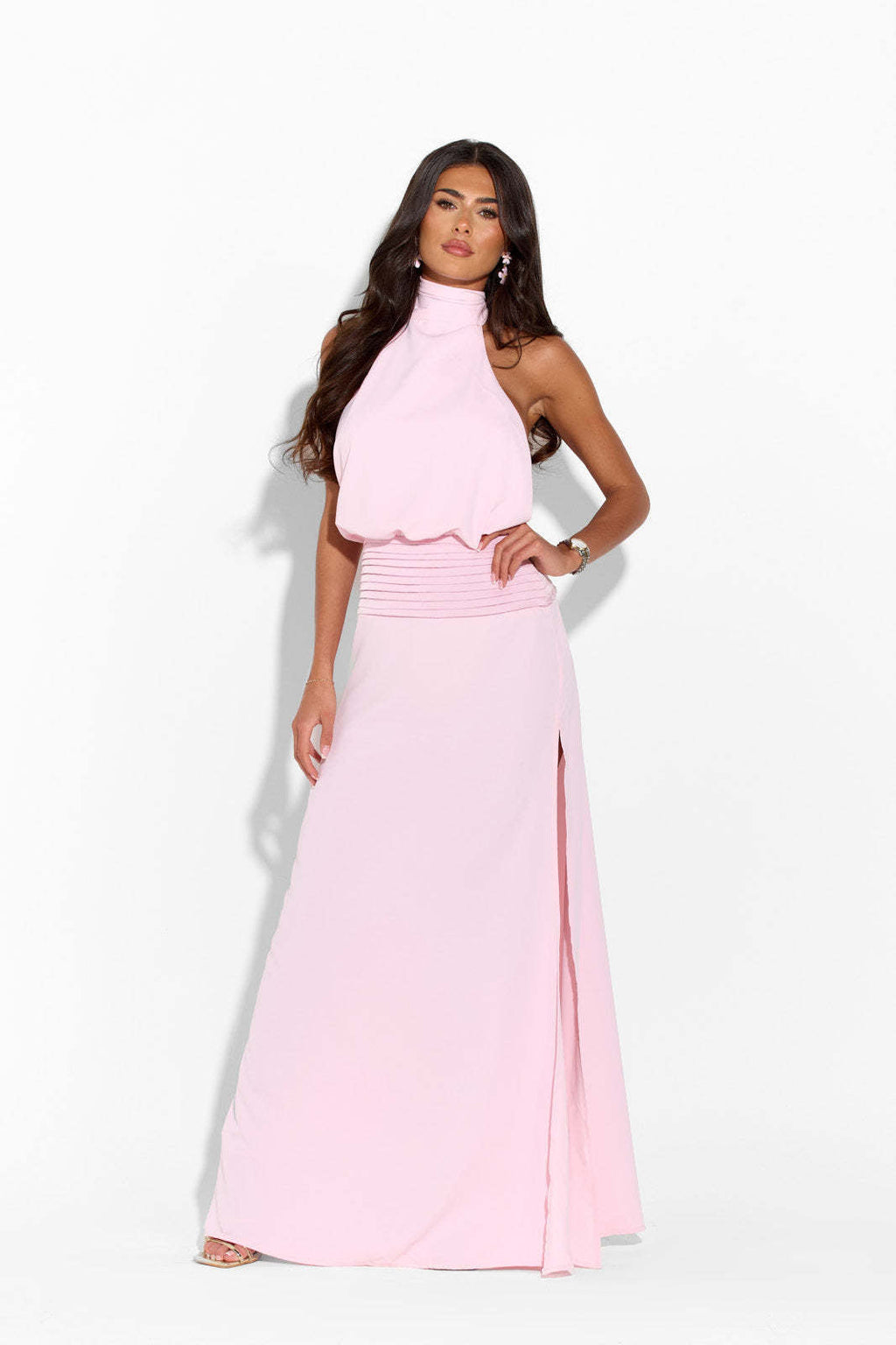 Damen Elegantes Maxikleid mit hochgeschlossenem Design und fließendem Fall
