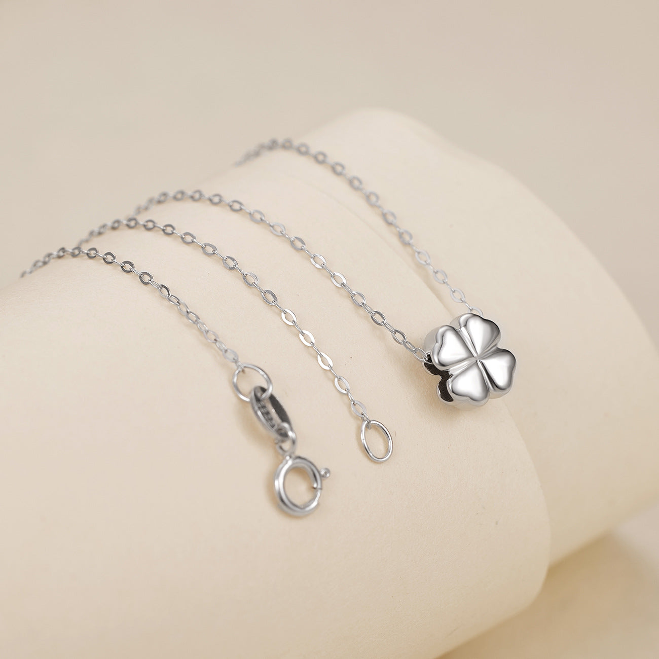 Damen Halskette mit 4-blättrigem Kleeblatt Shop Nory
