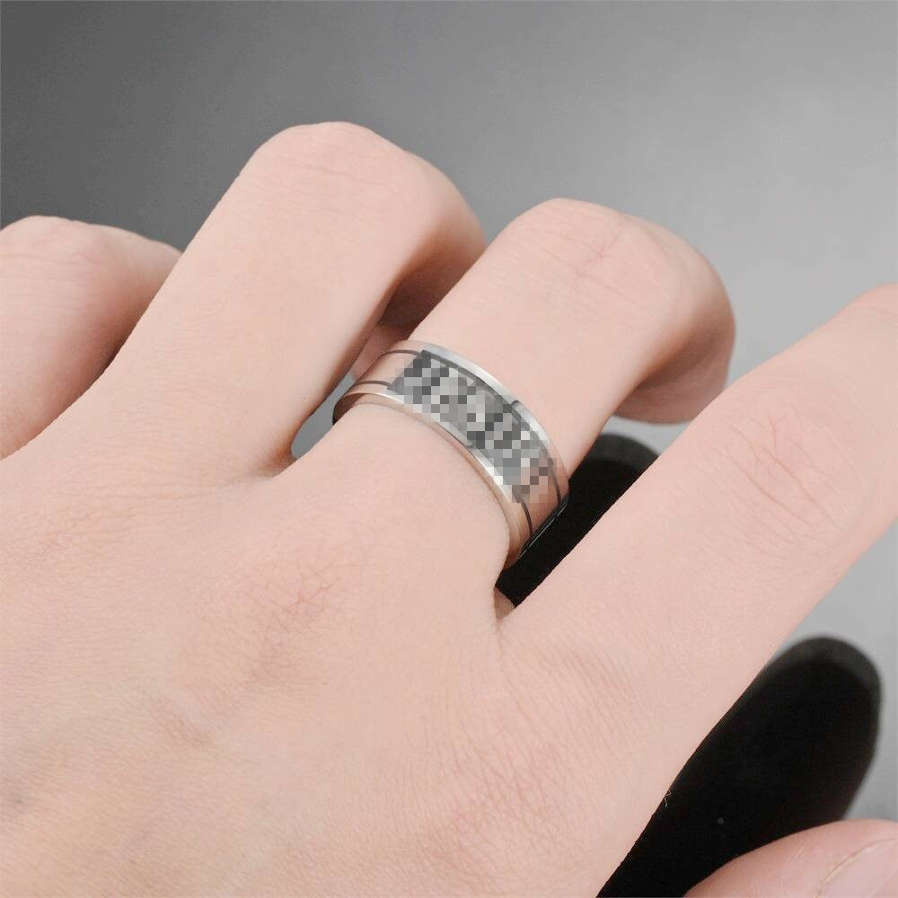Herren Ring mit eingeprägtem "Jesus" Schriftzug und eleganten Linien Shop Nory