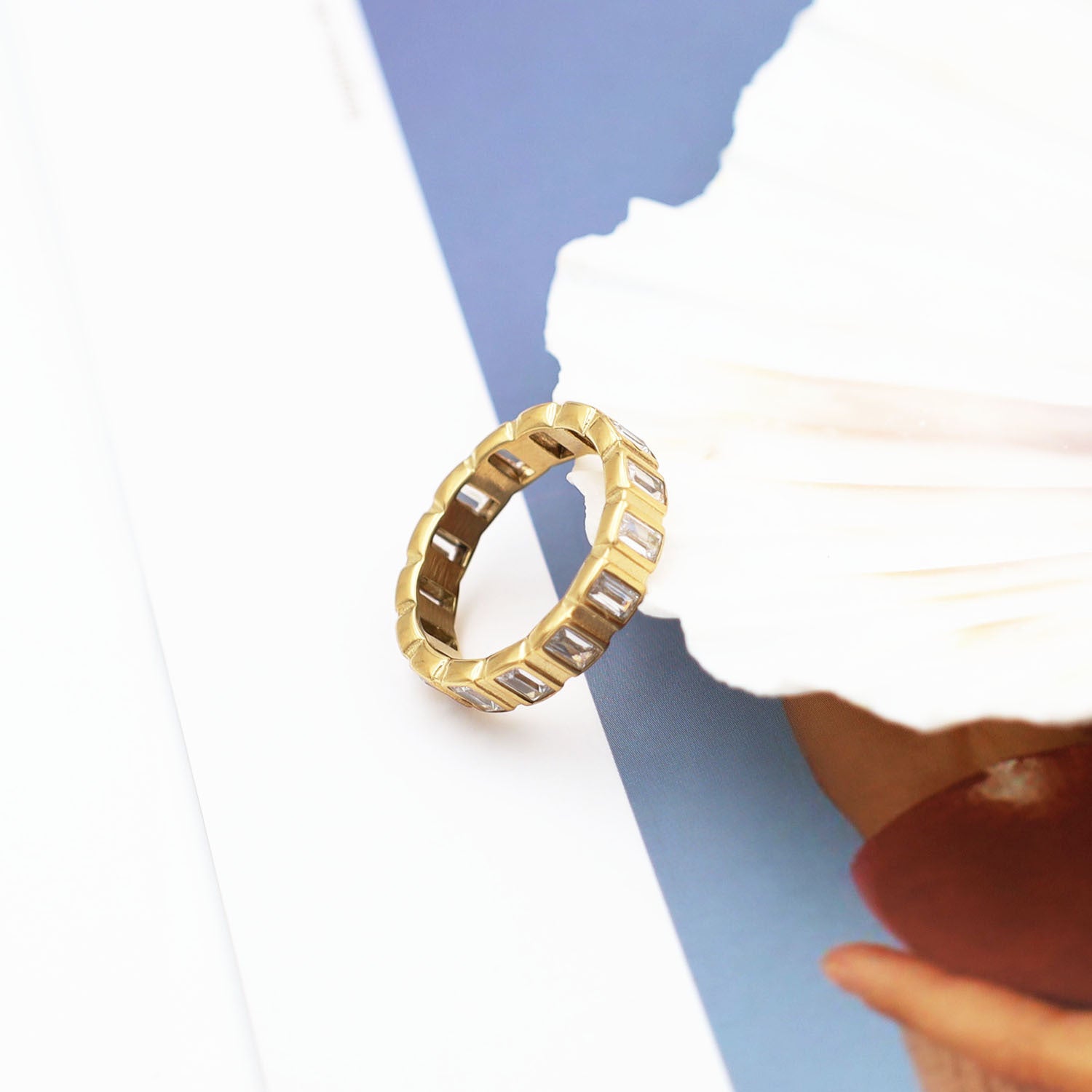 Damen eleganter und zeitloser Zirkonia Ring Shop Nory