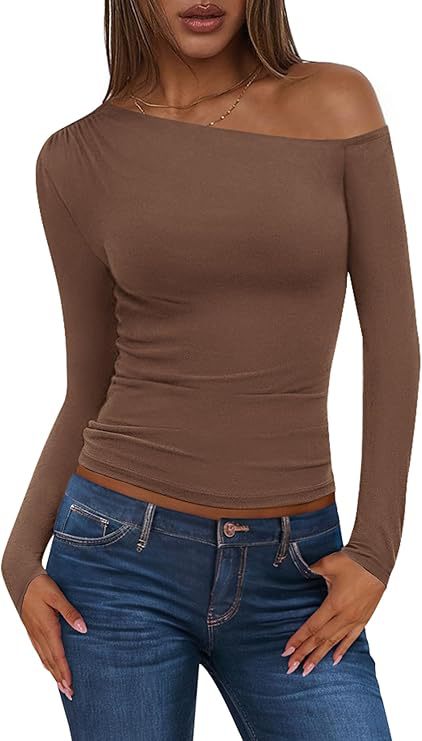 Damen Schulterfreies, figurnahes Ripp-Langarmtop mit asymmetrischem Ein-Schulter-Schnitt Shop Nory