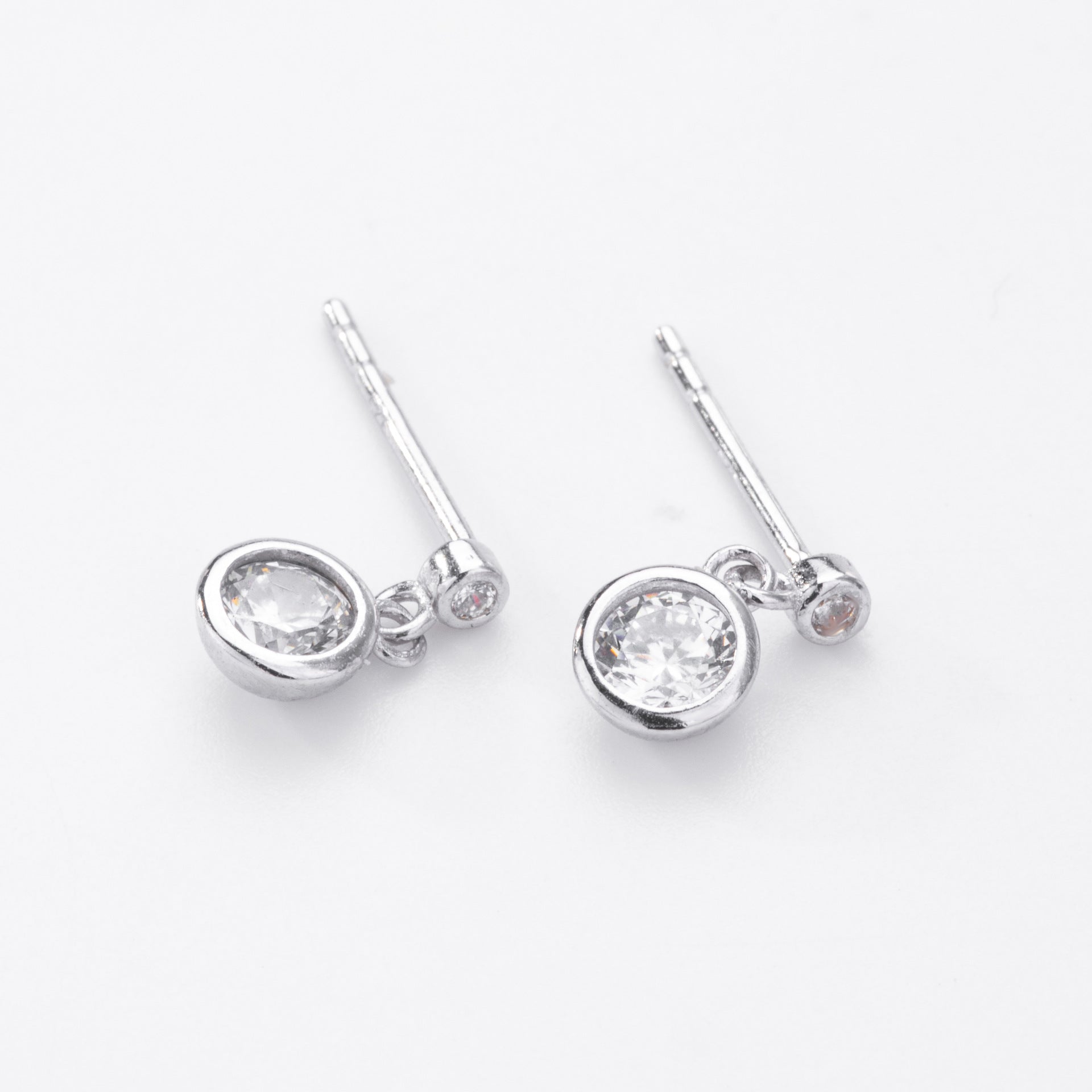 Damen Ohrhänger mit schimmerndem Zirkonbesatz aus hochwertigem 925 Sterling Silber Shop Nory