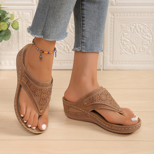 Damen Zehentrenner-Sandalen mit dekorativer Laserperforation und gepolsterter Komfortsohle Shop Nory