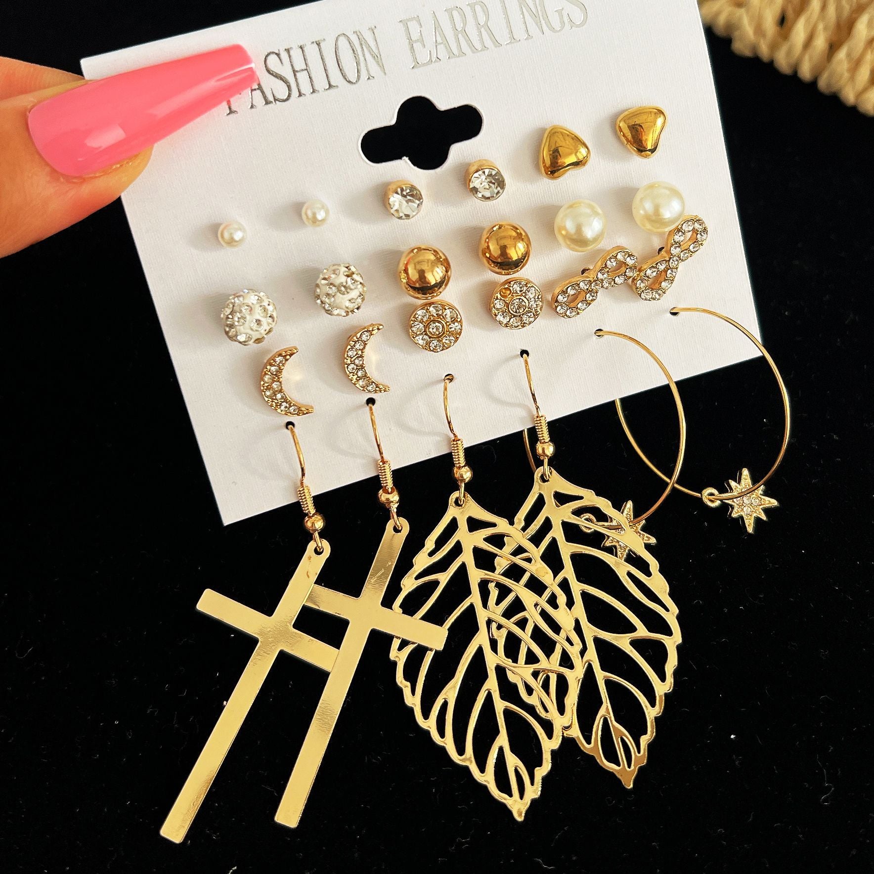 Damen Ohrringe Set mit vielfältigen Anhängern und funkelnden Akzenten Shop Nory