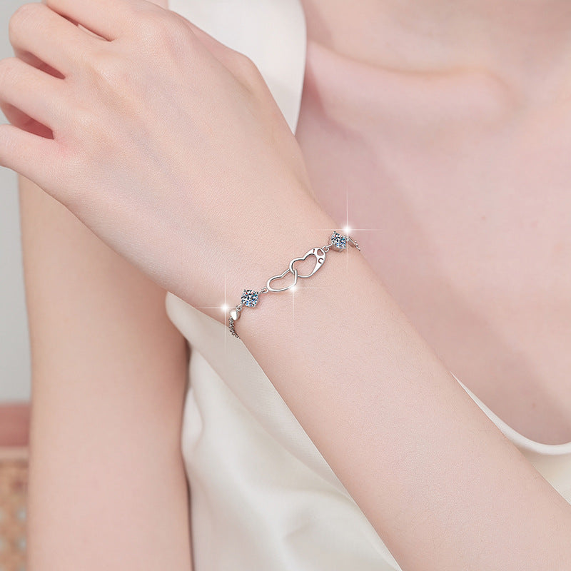 Damenarmband mit elegantem Herzdesign und funkelnden Zirkonia Shop Nory