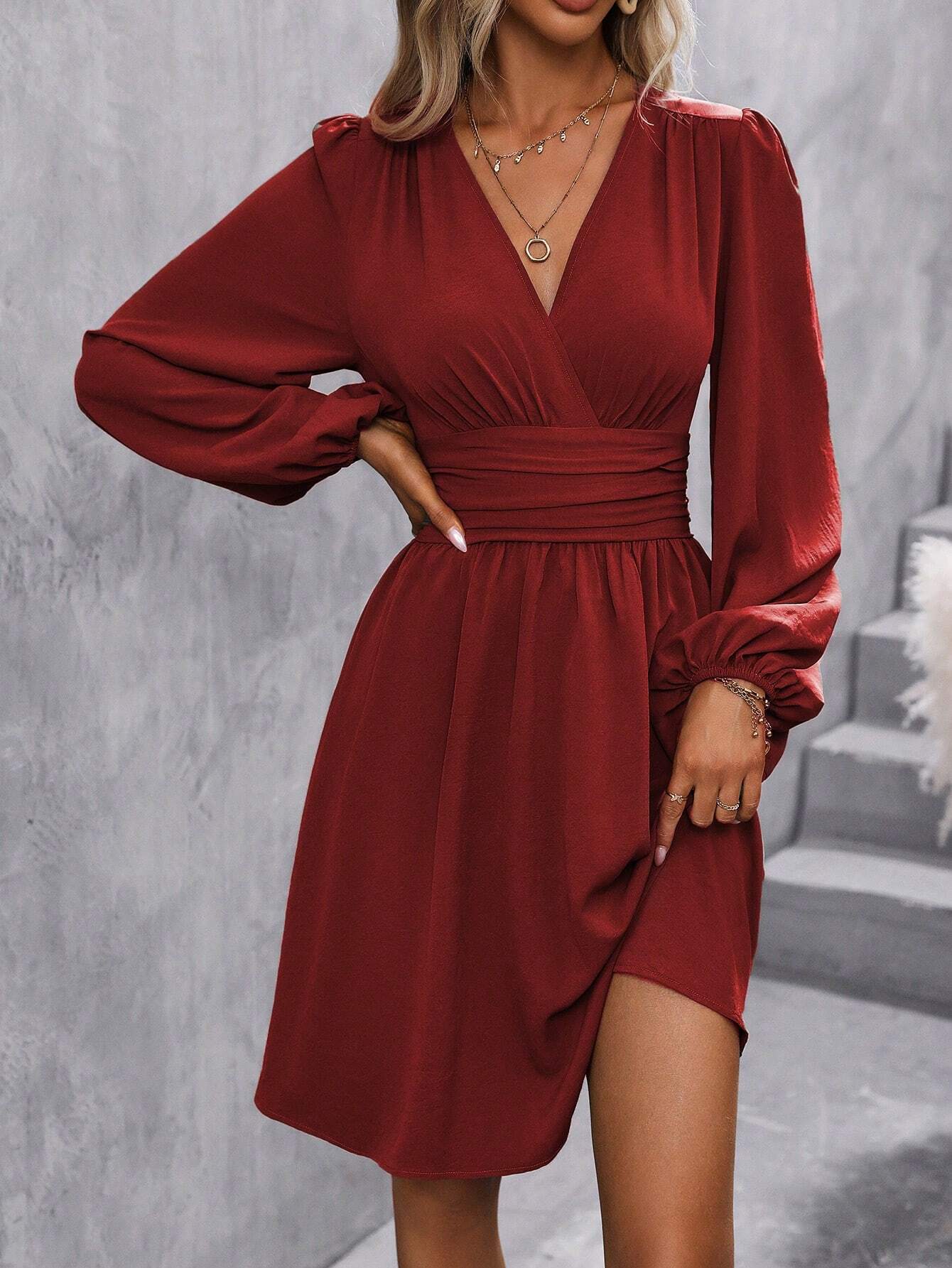 Damen Wickelkleid mit schickem V-Ausschnitt und voluminösen Ärmeln