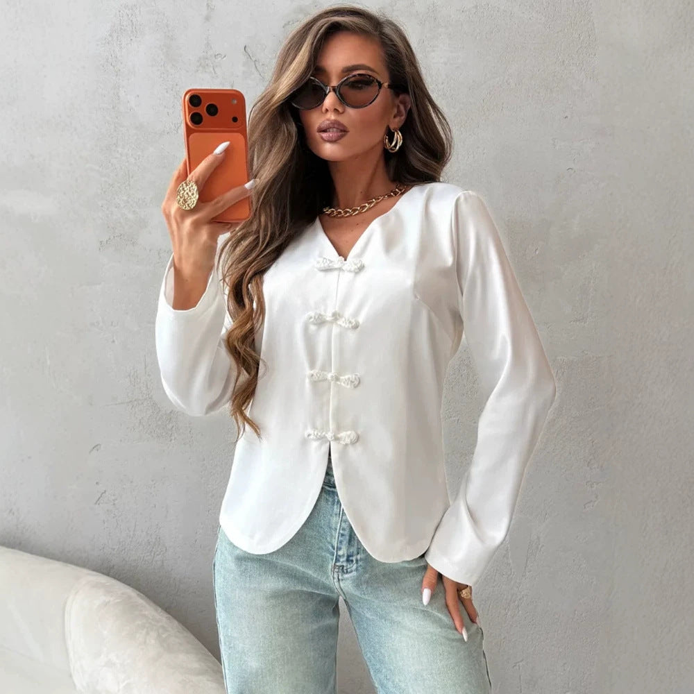 Damen Bluse mit V-Ausschnitt, chinesischen Kordelverschlüssen und leicht taillierter Silhouette Shop Nory