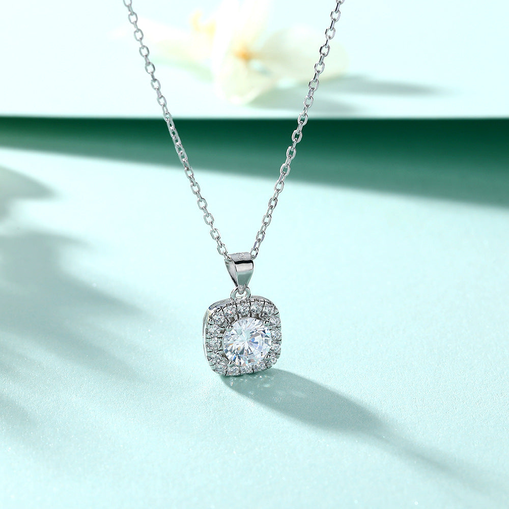 Damen Halskette mit luxuriösem, blauen Kristall und funkelndem Zirkonia-Rahmen Shop Nory