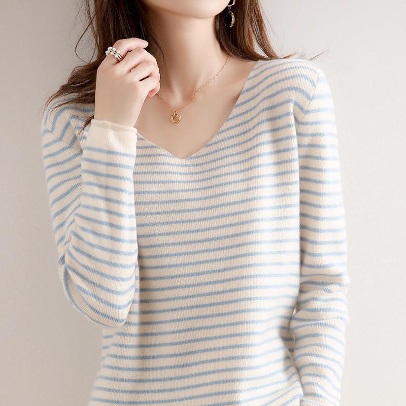 Damen Zarter Streifen-V‑Ausschnittpullover aus feinem Rippstrick mit weichem Fall Shop Nory