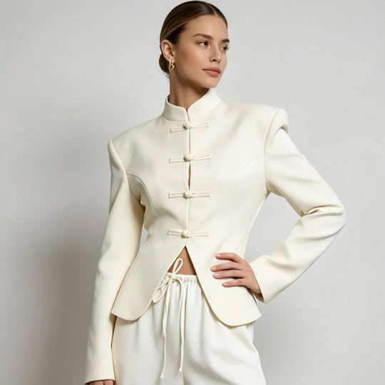 Damen Sculpted‑Blazer mit Stehkragen, dekorativen Knotenverschlüssen und taillierter Silhouette Shop Nory