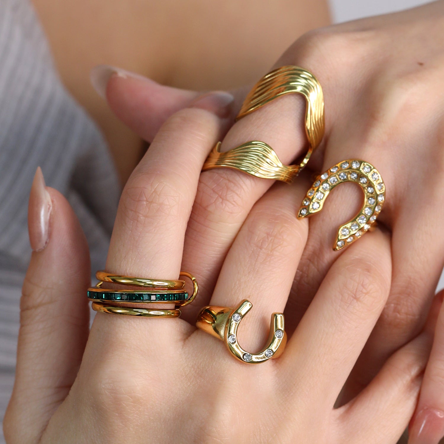Damen Ring mit funkelnden Zirkonia und elegantem Design Shop Nory