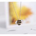 Damen Halskette mit charmantem Bienenmotiv und filigranem Anhänger Shop Nory