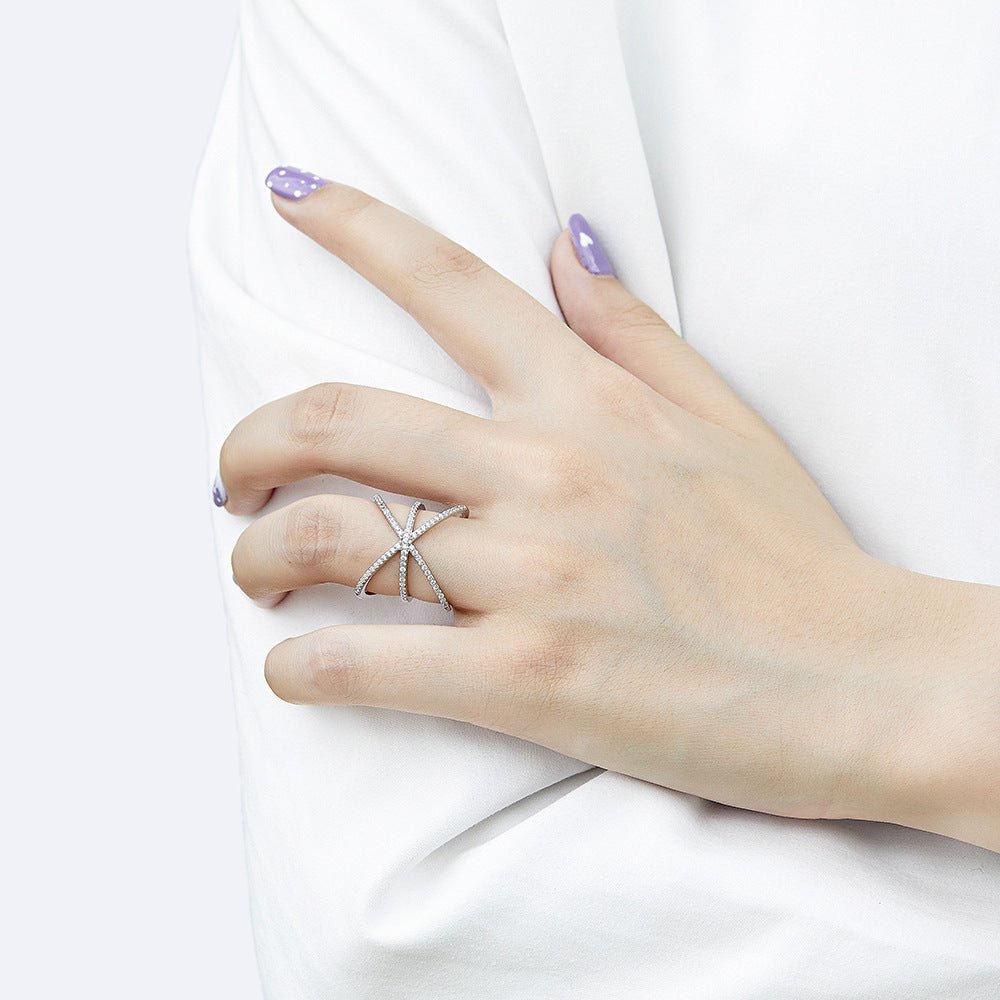 Damen Designer-Ring mit kreativem, modernem Gitter-Design und funkelndem Zirkonia-Besatz Shop Nory