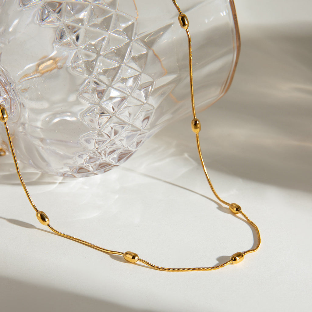 Damen Halskette mit einzigartigem goldenen Design und hypoallergenen Eigenschaften Shop Nory