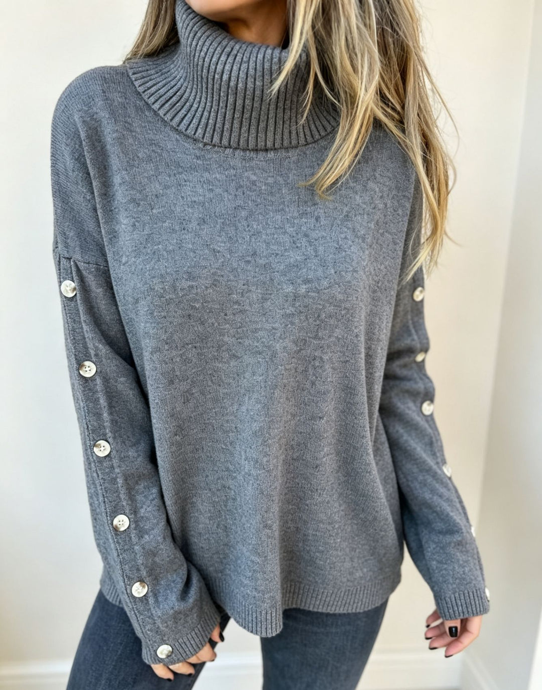 Damen Oversized Rollkragenpullover mit Ärmel-Knopfleiste Shop Nory