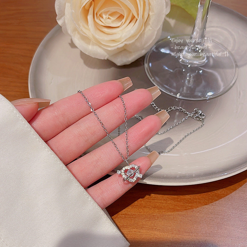 Damen zarte Halskette mit elegantem Anhänger und funkelnden Zirkonia Shop Nory