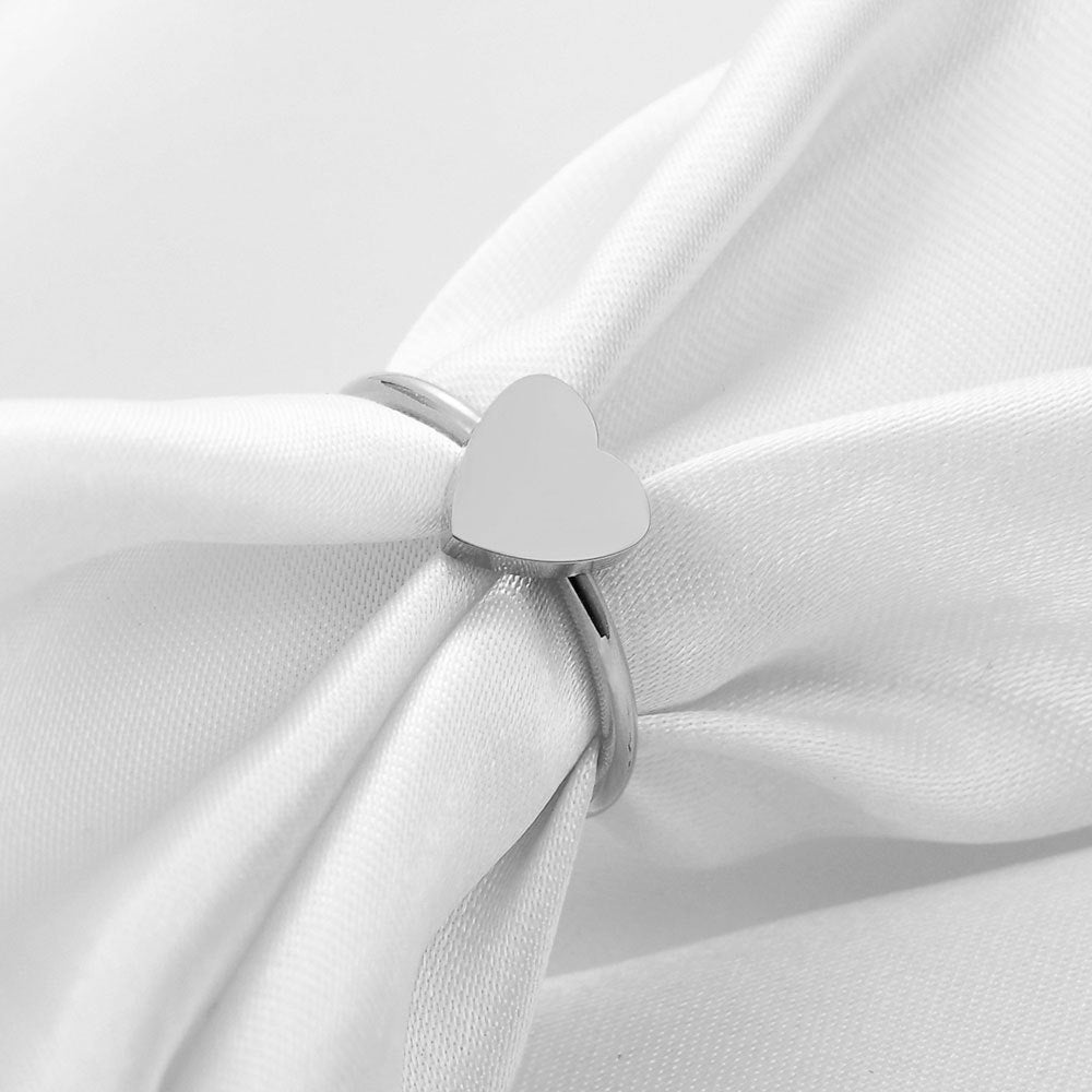 Damen Ring mit herzförmigem Design und modernem, minimalistischen Stil Shop Nory