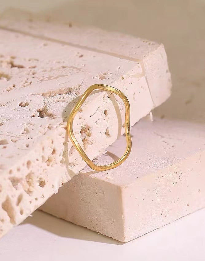 Damen Wellenförmiger Minimalistischer Goldring Shop Nory