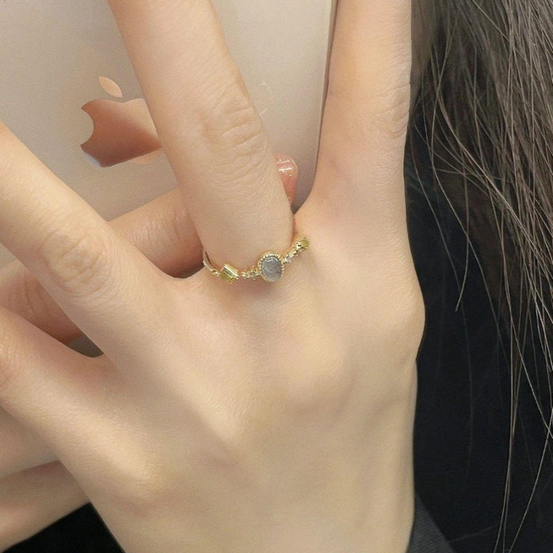 Damen Offener Ring mit strukturierter Oberfläche und elegantem Edelstein Shop Nory