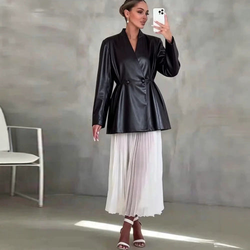 Damen Taillierter Wickelblazer aus Lederimitat mit ausgestelltem Saum Shop Nory