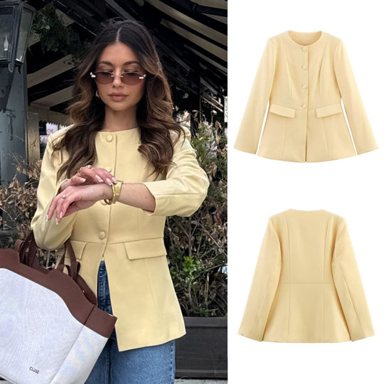 Damen Taillierte Blazerjacke mit Rundhalsausschnitt, verdeckter Knopfleiste und Pattentaschen Shop Nory