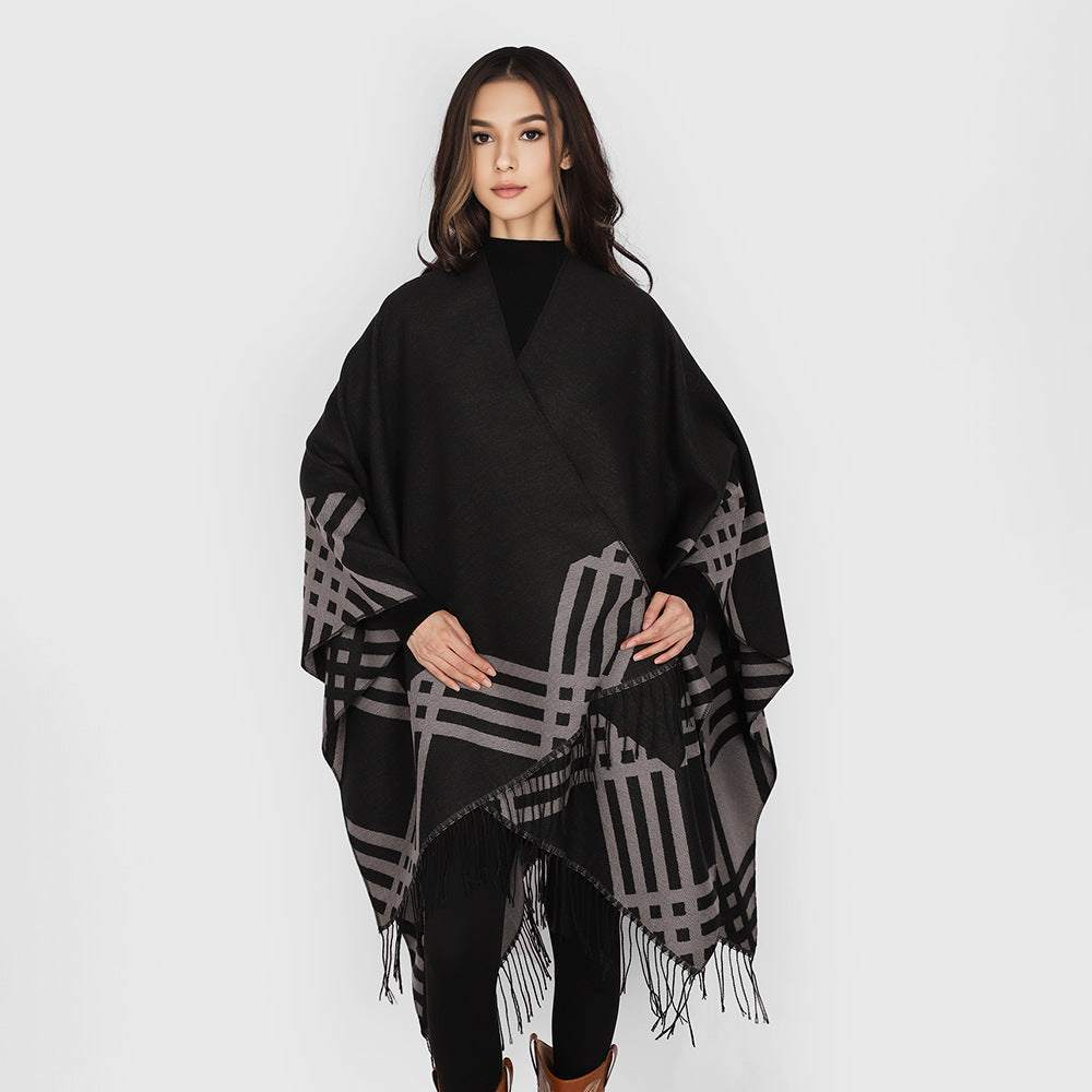 Damen Wollmix-Ruana im Rechteckschnitt mit grafischem Streifen-Jacquard und Fransen Shop Nory