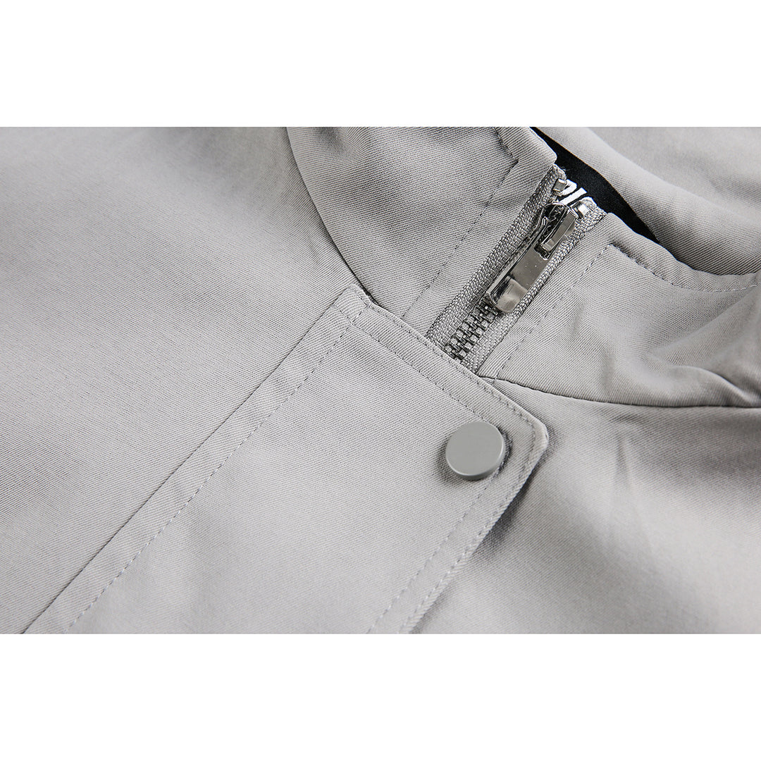 Unisex Kurz geschnittene minimalistische Boxy‑Jacke mit hohem Funnelkragen und verdeckter Frontblende Shop Nory
