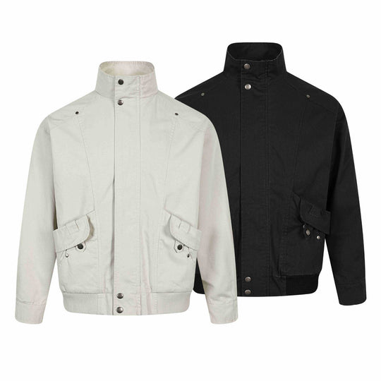 Herren Kurzer Utility Bomber mit hohem Stehkragen, aufgesetzten Klappentaschen und Rippenbund Shop Nory