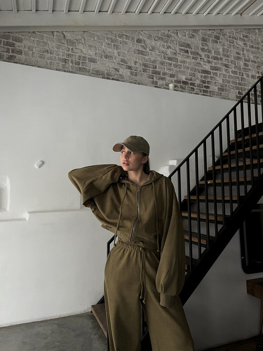 Damen kurzes Kapuzenzipper-Lounge-Set mit oversized Ärmeln und weitem Jogginghose-Schnitt Shop Nory