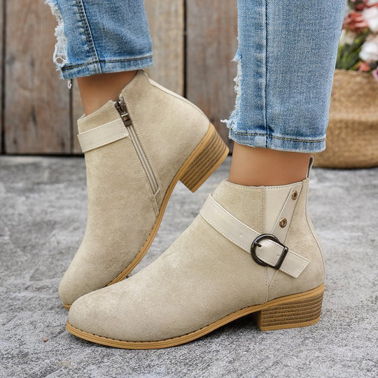 Damen Kurzschaft-Stiefelette aus Wildlederoptik mit seitlichem Reißverschluss und Ziergurt Shop Nory