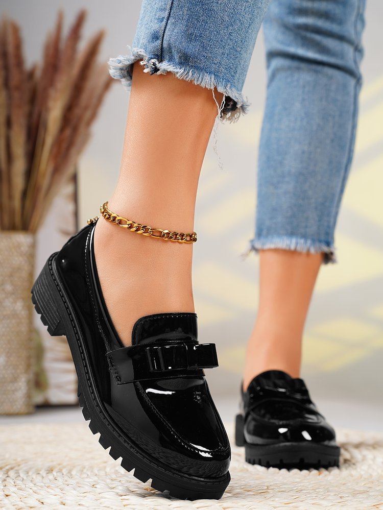 Damen Lack-Loafer mit dekorativem Riemchen und profilierter Gummisohle Shop Nory