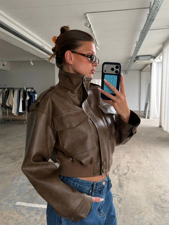 Damen Kurze Utility-Bomberjacke aus veganem Lederimitat mit hohem Stehkragen Shop Nory