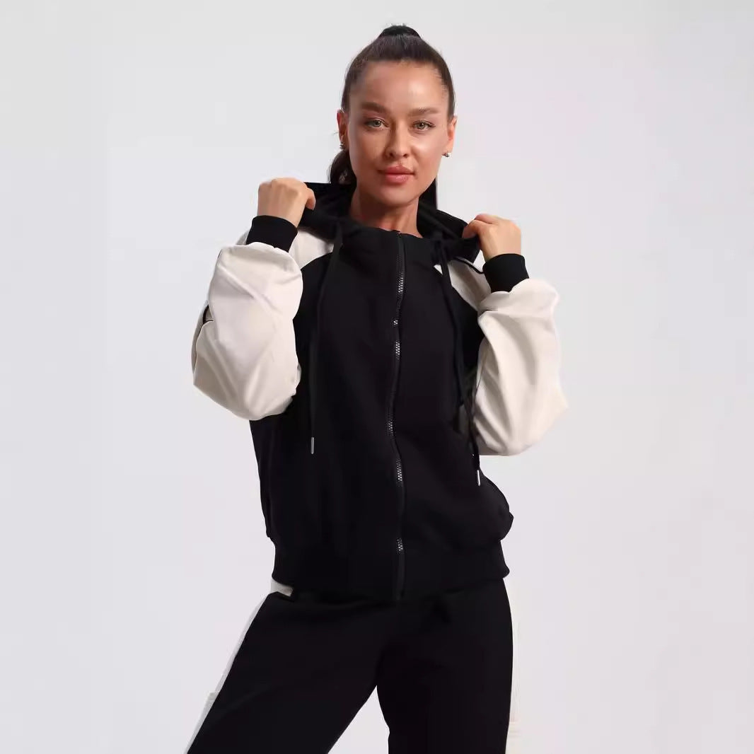 Damen sportlicher Kapuzen-Trainingsanzug aus Baumwollmix mit durchgehendem Reißverschluss und Kontrastärmeln Shop Nory