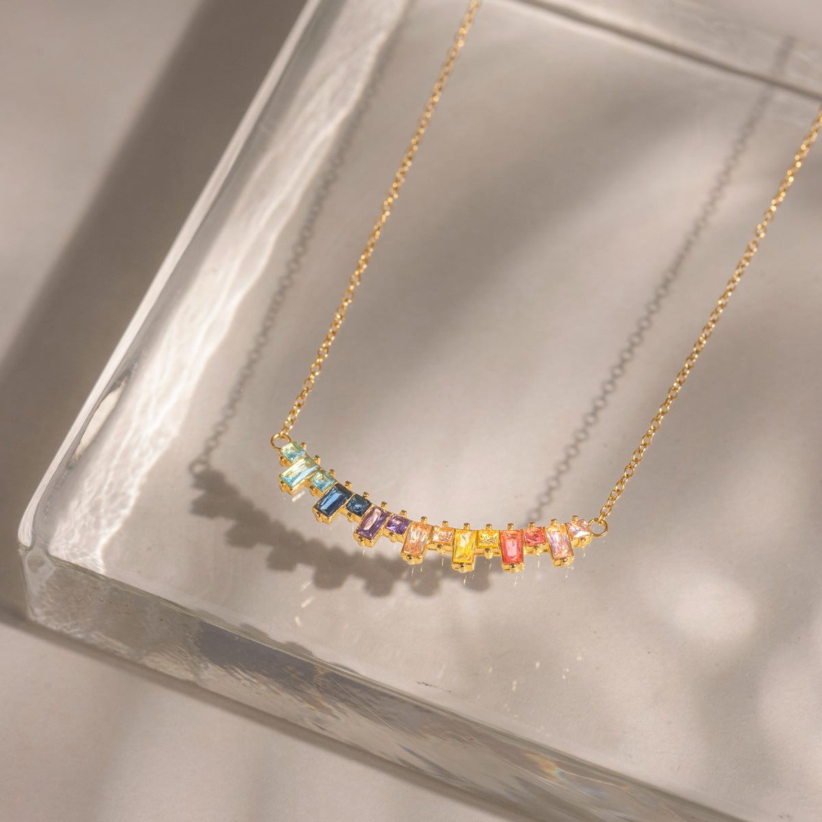 Damen Halskette mit bunten Zirkonia-Anhängern aus hypoallergenem Edelstahl Shop Nory