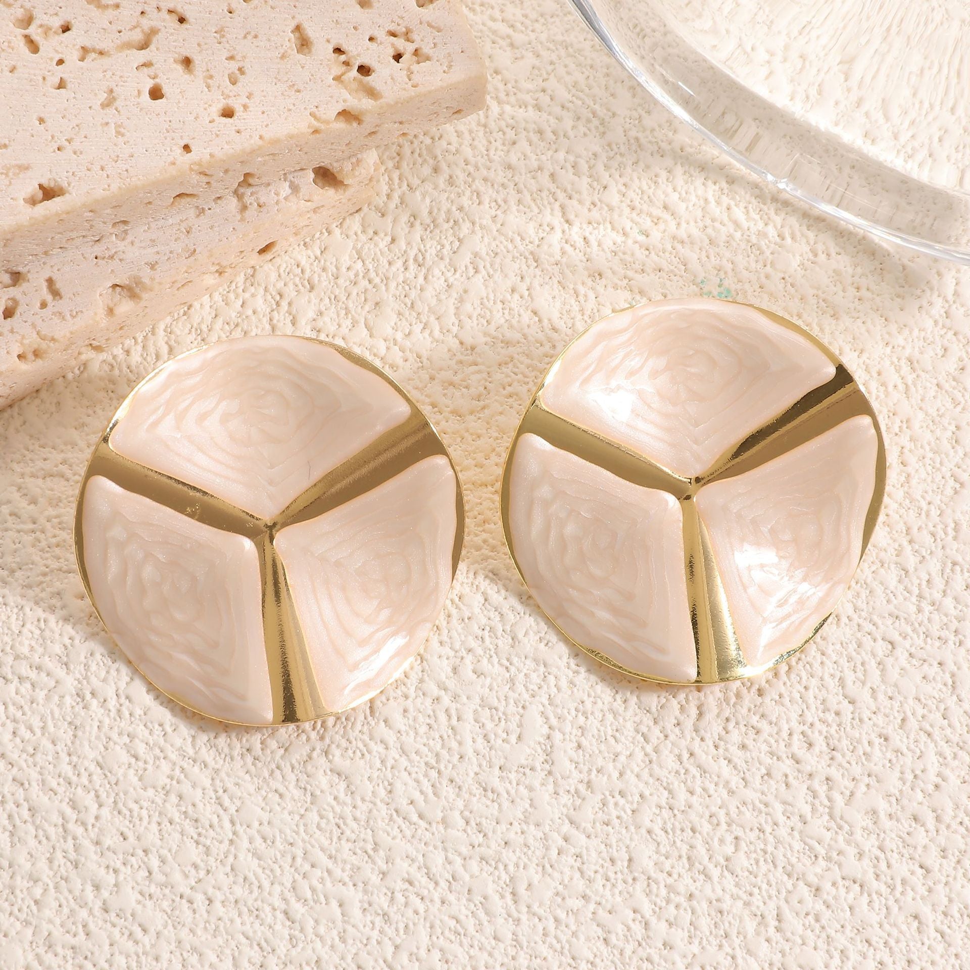 Damen Ohrstecker mit elegantem, handgearbeitetem Design Shop Nory