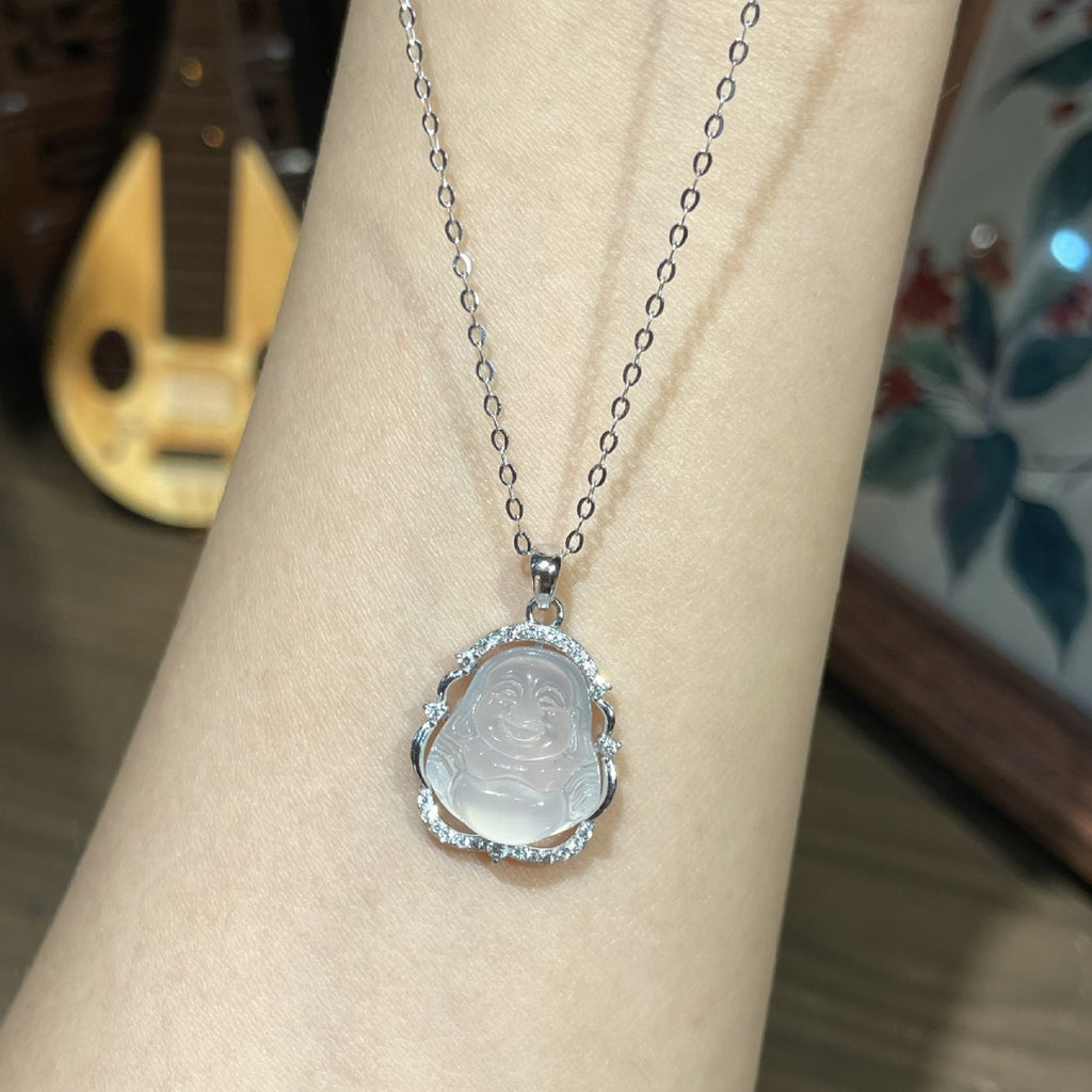 Damen Halskette mit kunstvollem Buddha-Anhänger und strahlenden Zirkonia Shop Nory